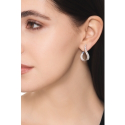 Pendientes de gota sinuosa en oro blanco 18k con diamantes 2