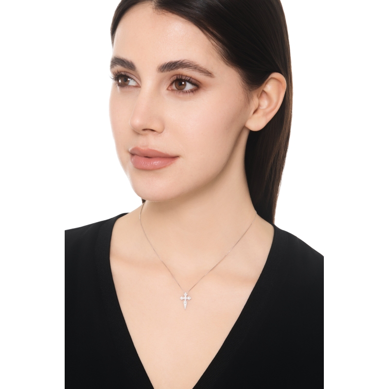 Collar en oro blanco 750 con cruz de diamantes