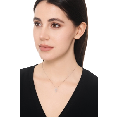 Collar en oro blanco 750 con cruz de diamantes