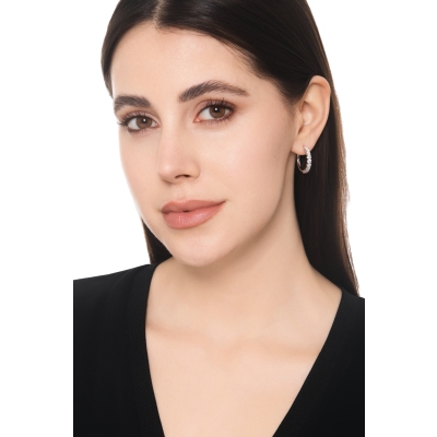 Aros en oro blanco 18k con diamantes