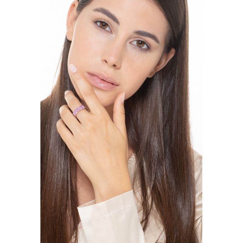 Anillo de oro blanco de 18k con diamantes y zafiros rosas Anillo de oro blanco de 18k con diamantes y zafiros rosas