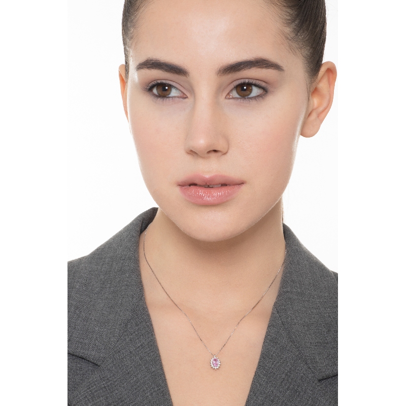 Collar en oro blanco de 18k con colgante con zafiro rosa  Collar en oro blanco de 18k con colgante con zafiro rosa
