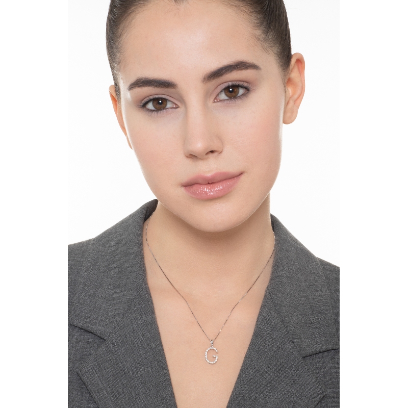 Collar con letra G en oro blanco de 18k con diamantes Collar con letra G en oro blanco de 18k con diamantes