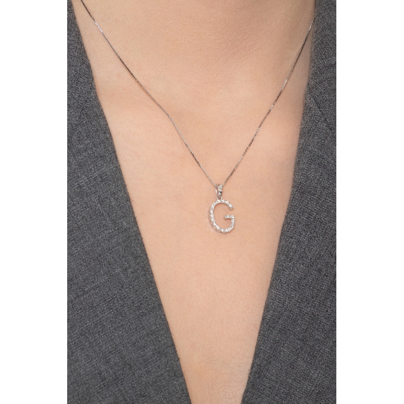 Collar con letra G en oro blanco de 18k con diamantes Collar con letra G en oro blanco de 18k con diamantes