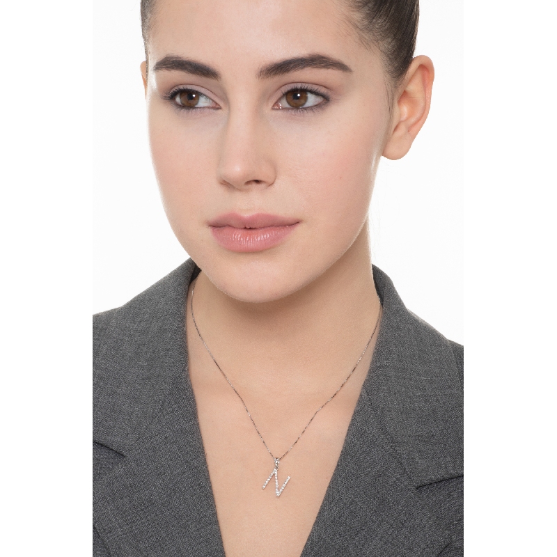 Collar en Oro Blanco 18k con Letra N y Diamantes