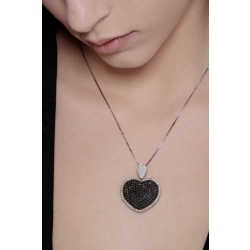Collar en Oro Blanco 18k Corazón de Diamantes Negros y Blancos 2