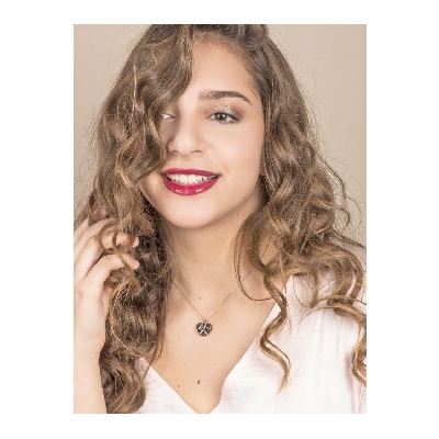  Collar corazón pavé en oro blanco de 18k con diamantes negros y blancos