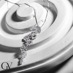 Collar con colgante en oro blanco 18k con diamante 2