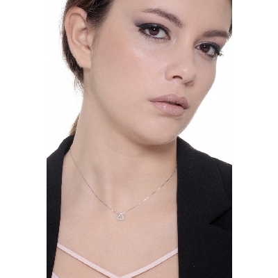 Collar oro blanco 18k en forma de corazón con diamantes