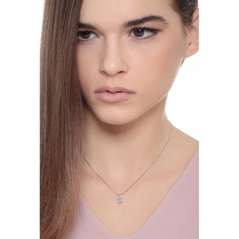 Collar oro blanco 18 quilates corazón de aguamarina  Collar oro blanco 18 quilates corazón de aguamarina