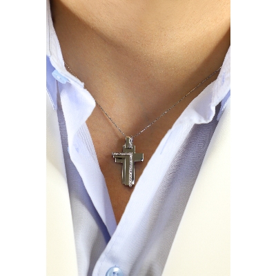 Collar hombre cruz oro blanco 18k con diamantes