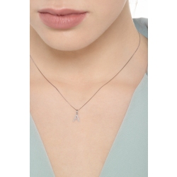 Collar con letra A de diamantes 2