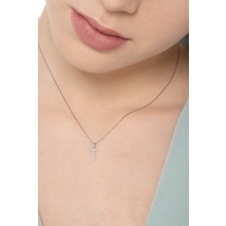Collar con letra T de diamantes 2