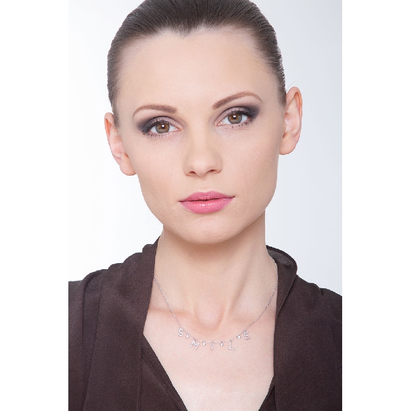 Collar letras SMILE oro blanco y diamantes Collar letras SMILE oro blanco y diamantes