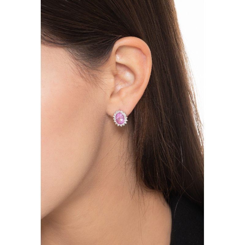 Pendientes halo diamantes oro blanco de 18 quilates con un zafiro rosa ovalado Pendientes halo diamantes oro blanco de 18 quilates con un zafiro rosa ovalado