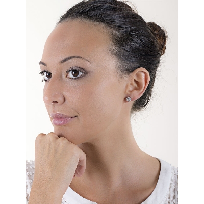 Pendientes flor en oro blanco con diamantes