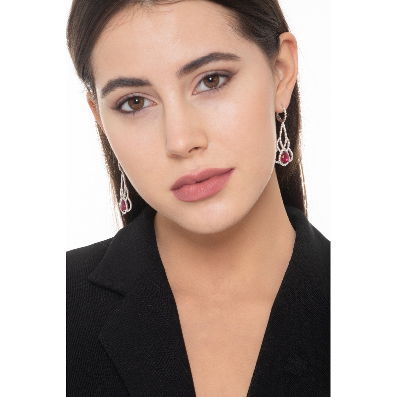 Pendientes en Oro Blanco 18k con Diamantes y Rubi gota