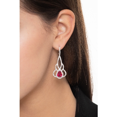 Pendientes en Oro Blanco 18k con Diamantes y Rubi gota