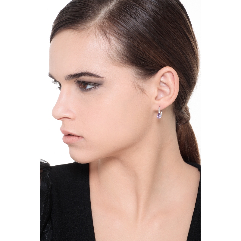 Pendientes de oro blanco de 18k con amatistas y diamantes Pendientes de oro blanco de 18k con amatistas y diamantes
