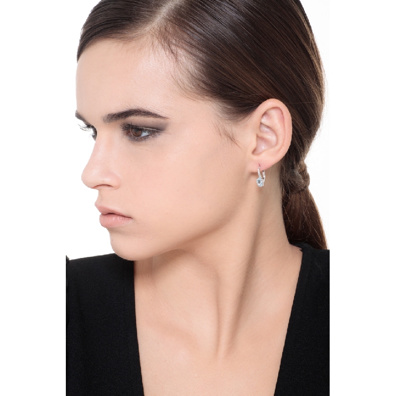 Pendientes de gancho en oro blanco con aguamarinas y diamantes Pendientes de gancho en oro blanco con aguamarinas y diamantes