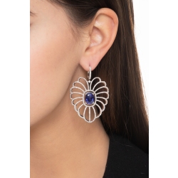 Elegantes pendientes ovalados con diamantes y un zafiro azul central 2