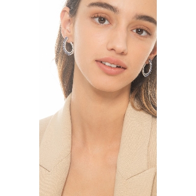 Pendientes en oro blanco de 18k en forma de gota con zafiros azules y diamantes