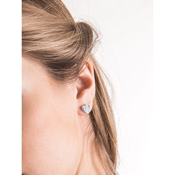 Pendientes corazón de oro blanco de 18k con un pavé de diamantes 2