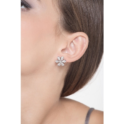 Pendientes flor en oro blanco 18k con diamantes