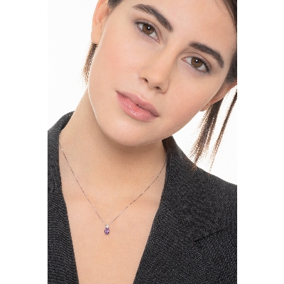 Collar con colgante en oro blanco 18 quilates con diamante y amatista