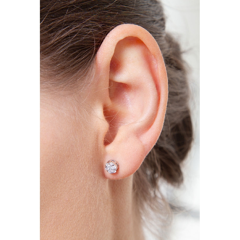 Pendientes flor en oro blanco 18k con diamantes ct 0,22