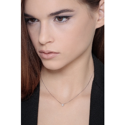 Collar Ilusión en oro blanco de 18 quilates con diamantes 