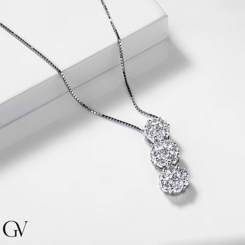 Collar de 3 colgantes en oro blanco de 18k con diamantes Collar de 3 colgantes en oro blanco de 18k con diamantes