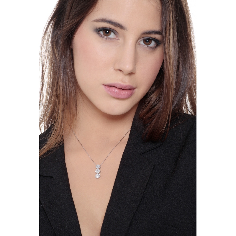Collar de 3 colgantes en oro blanco de 18k con diamantes Collar de 3 colgantes en oro blanco de 18k con diamantes