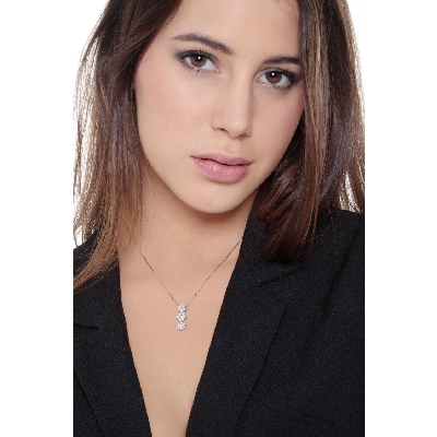 Collar de 3 colgantes en oro blanco de 18k con diamantes