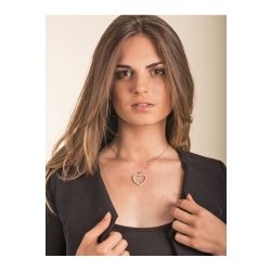 Collar de oro blanco de 18 kilates con colgante en forma de corazón y diamantes 2