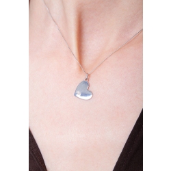 Collar con colgante de corazón en oro blanco de 18 kilates y diamante de 0.04 quilates 2