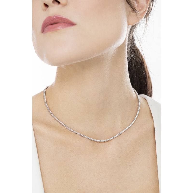 Collar de tenis en oro blanco 18 quilates con diamantes brillantes