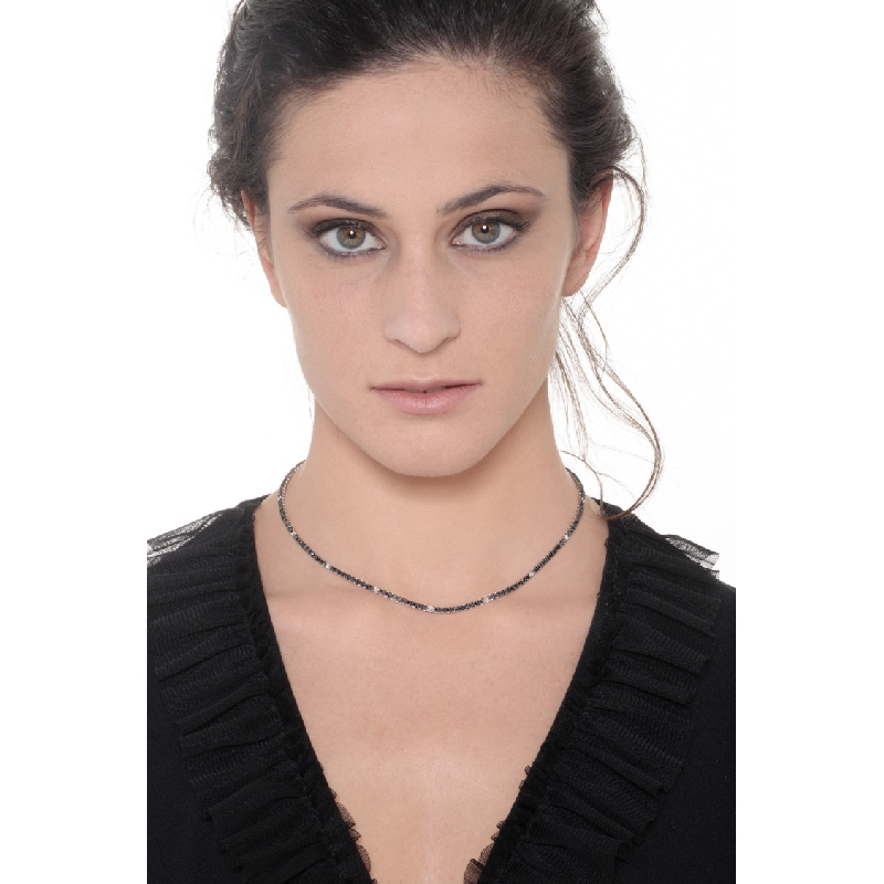 Collar tennis en oro blanco 18k con diamantes negros y blancos