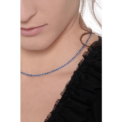 Collar rivière de oro blanco de 18K con zafiros azules