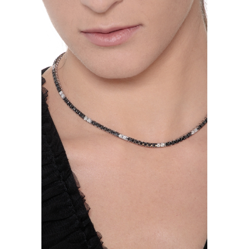 Collar de tenis en oro blanco 18 quilates con diamantes negros y blancos
