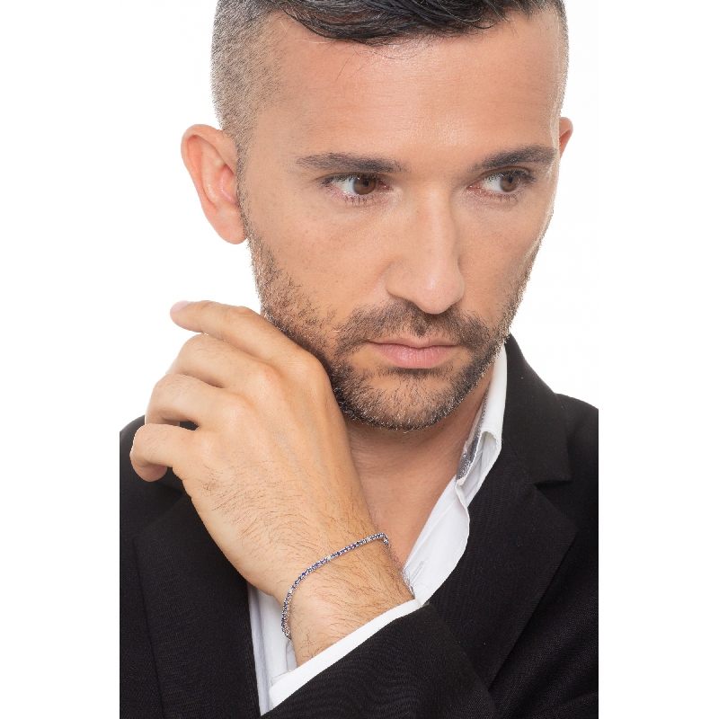 Pulsera Tennis en oro blanco de 18k con zafiros azules y diamantes Pulsera Tennis en oro blanco de 18k con zafiros azules y diamantes