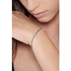 Pulsera Tennis en oro blanco de 18k con zafiros azules y diamantes 2