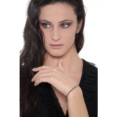 Pulsera Tennis en Oro Blanco 18k y Diamantes Negros