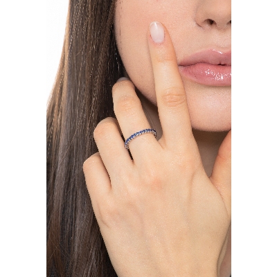 Anillo Eternity en oro blanco con zafiros azules 1,01ct