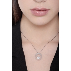 Collar en Oro Blanco 18k con Colgante de Flor en Diamantes y Aros 2
