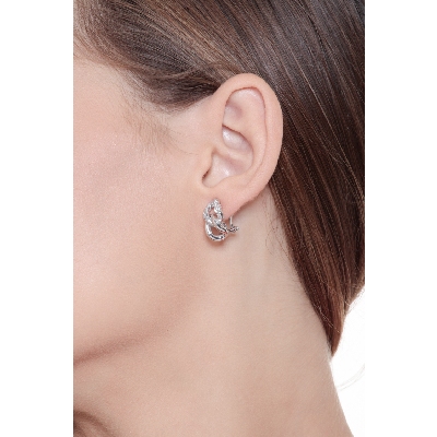 Pendientes tipo groumette en oro blanco de 18k con diamantes