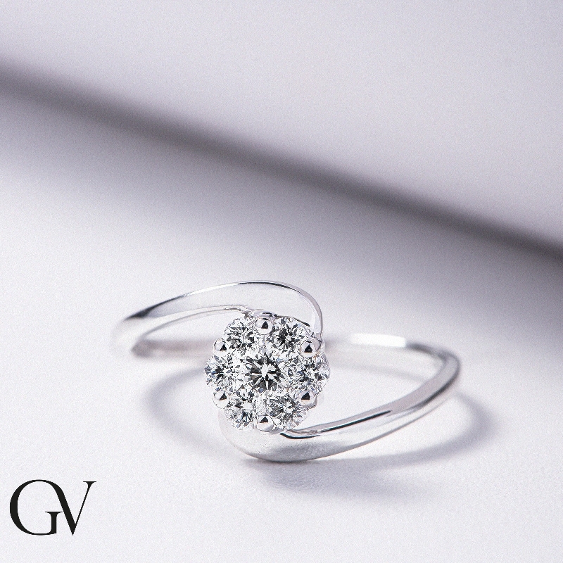 Anillo Contrarié Flor en Oro Blanco 750 con Diamantes