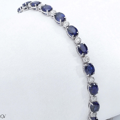 Pulsera alternada de oro 18 quilates con zafiros azules y diamantes