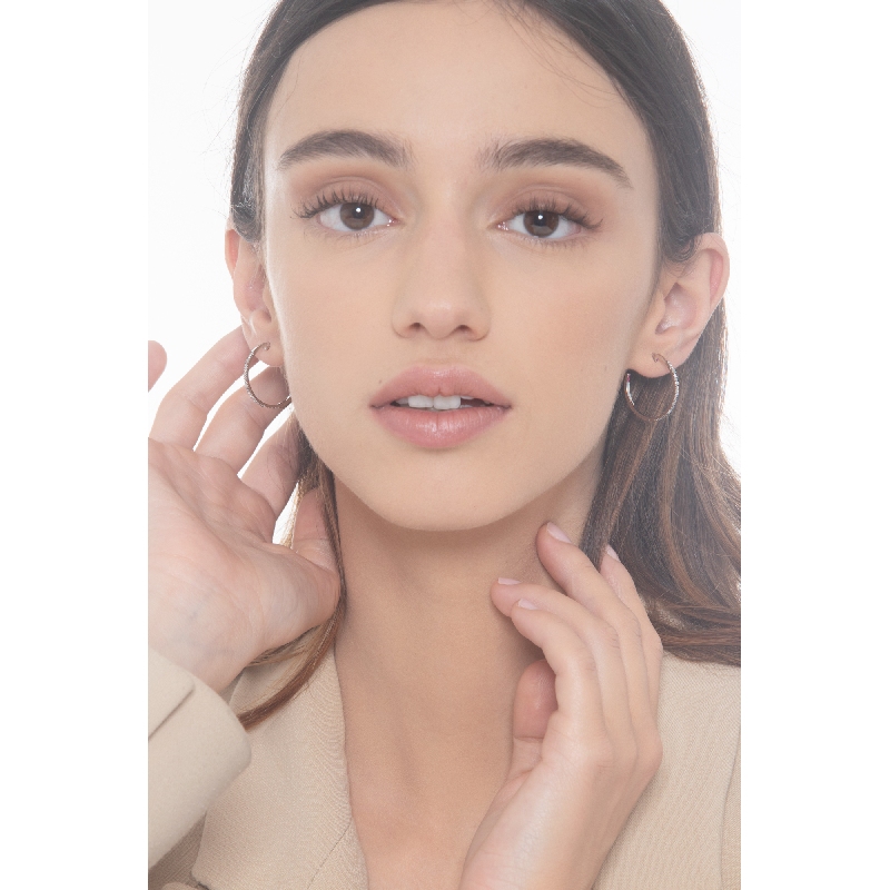 Pendientes aro en oro blanco 18k con diamantes Pendientes aro en oro blanco 18k con diamantes