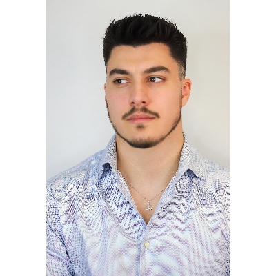 Collar en oro blanco de 18k con colgante ancla